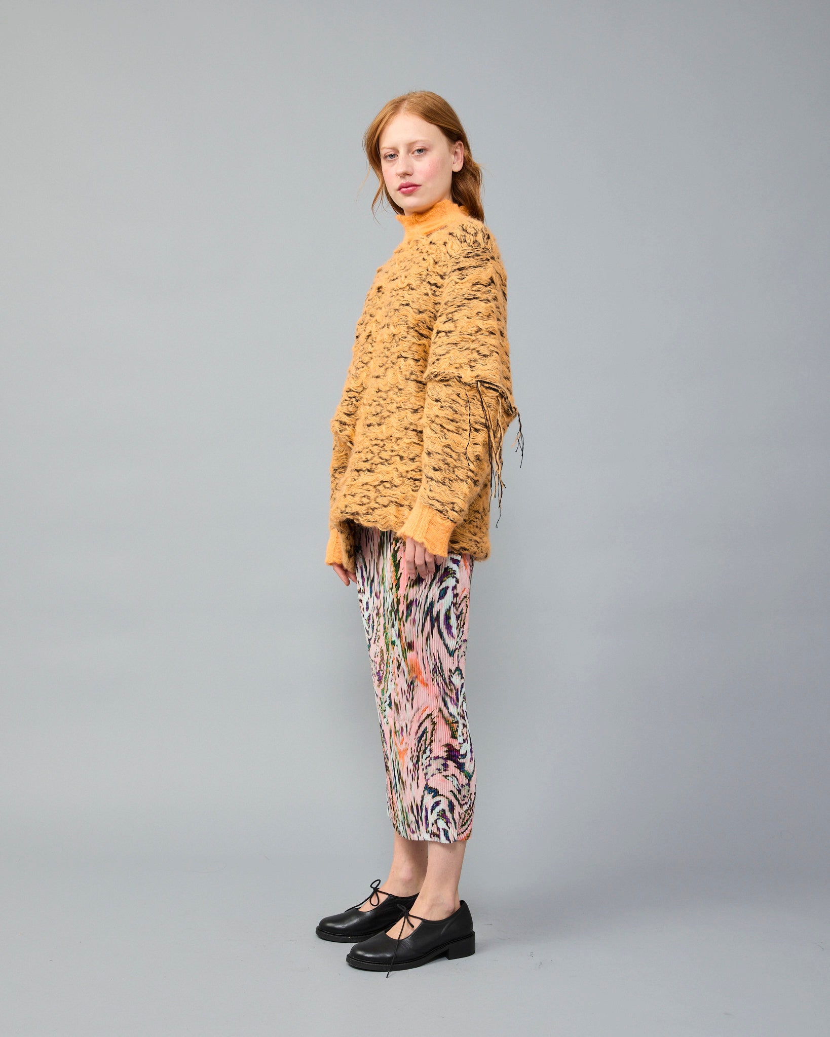 Hera Reversible Handknitted Pullover in Apricot