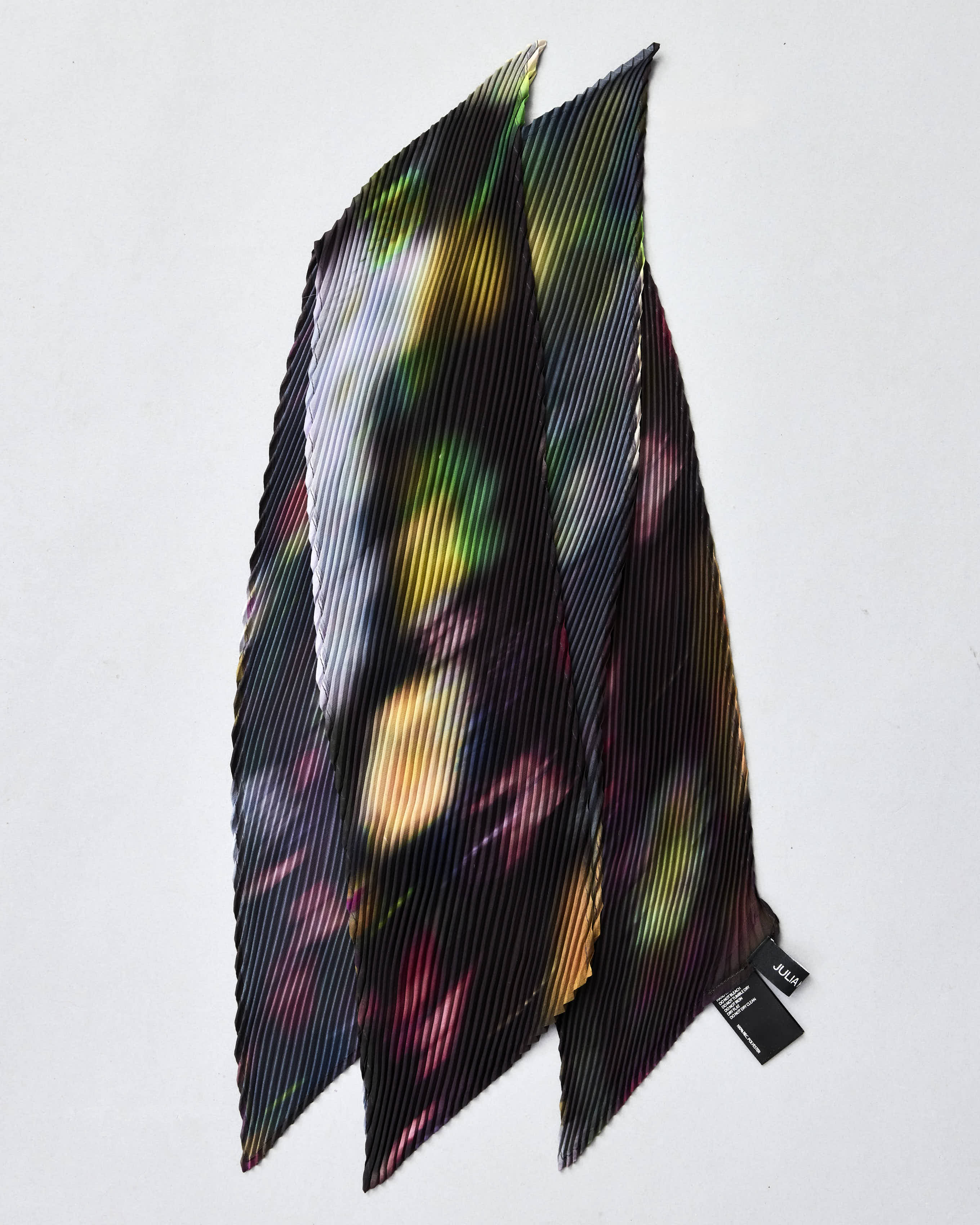 Wolfgang Pleated Scarf in dark Mayu