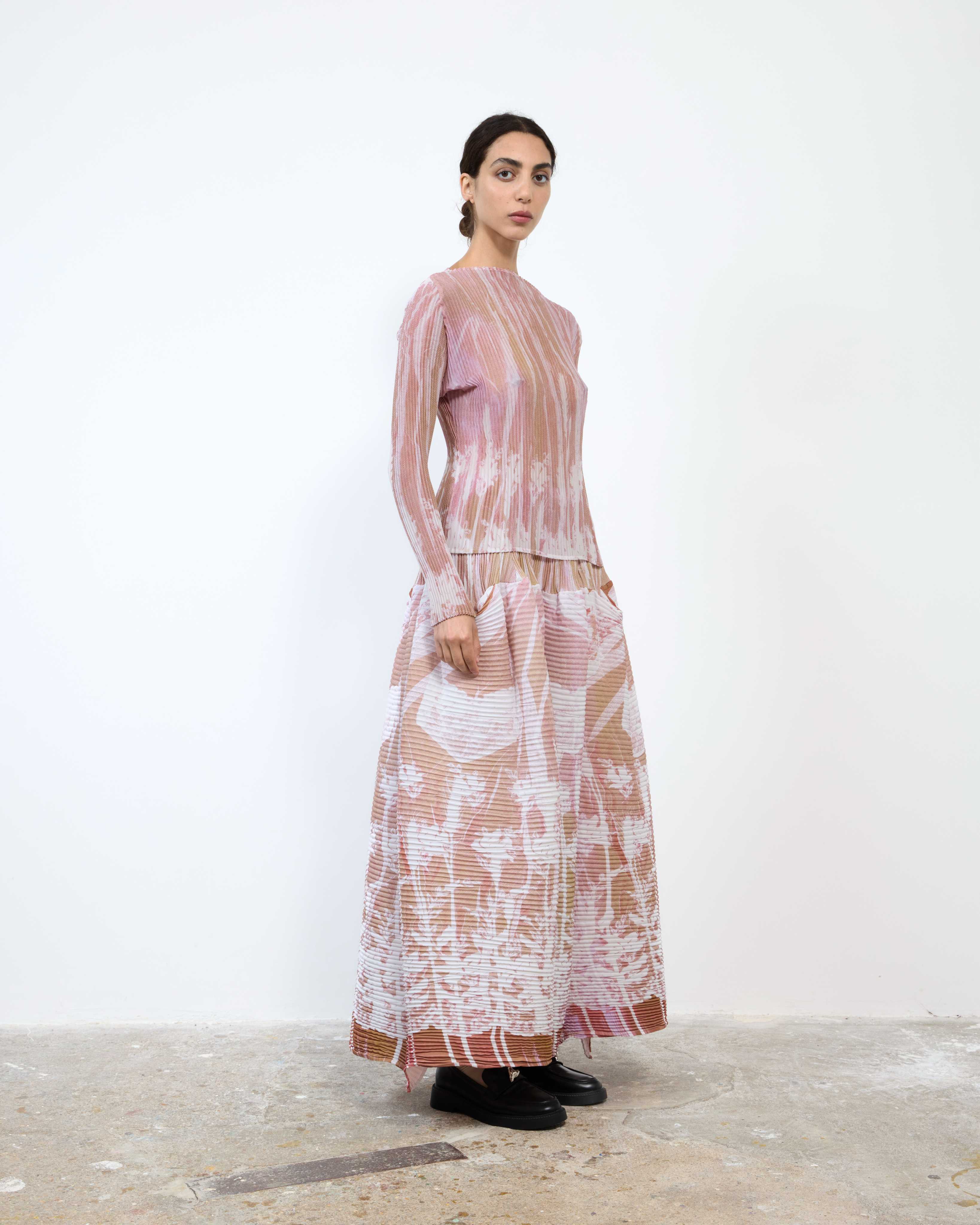 LEE PLEATED TOP IN APO