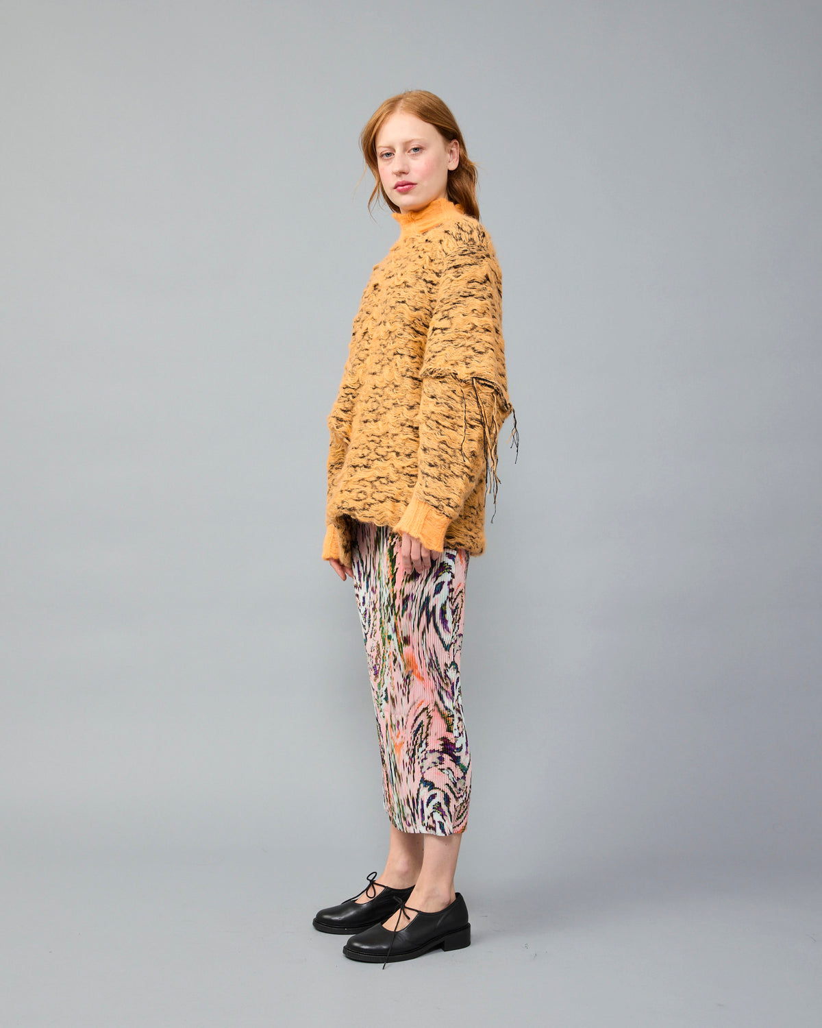 Hera Reversible Handknitted Pullover in Apricot