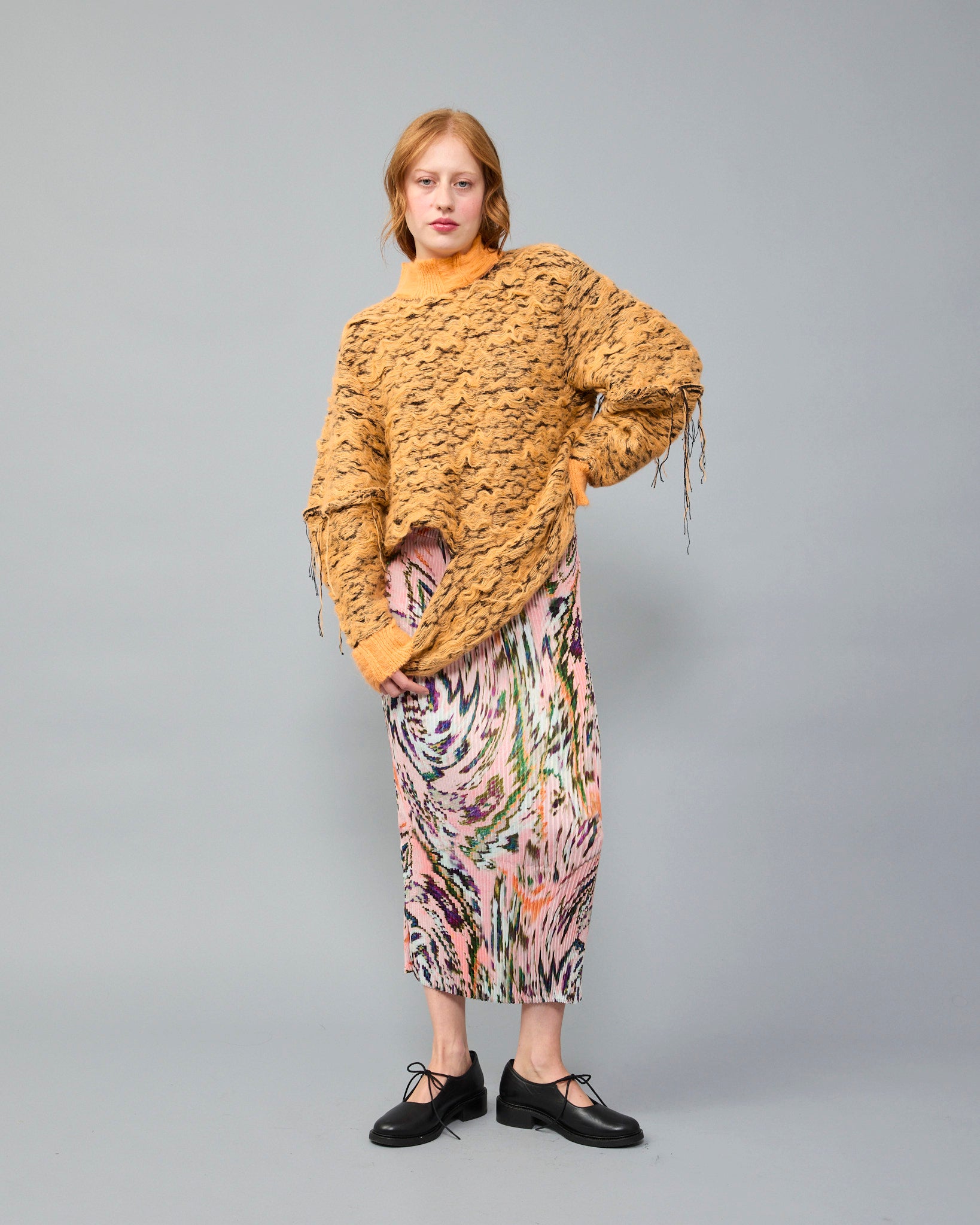 Hera Reversible Handknitted Pullover in Apricot