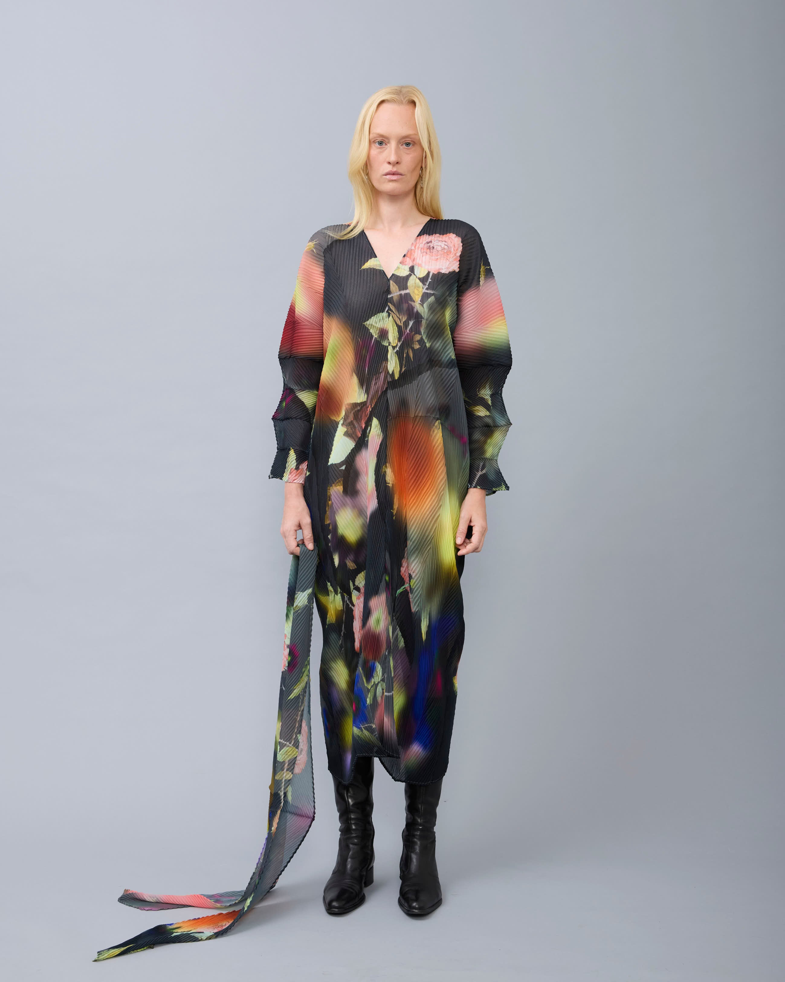 Sue Handpleated Kaftan in Edward