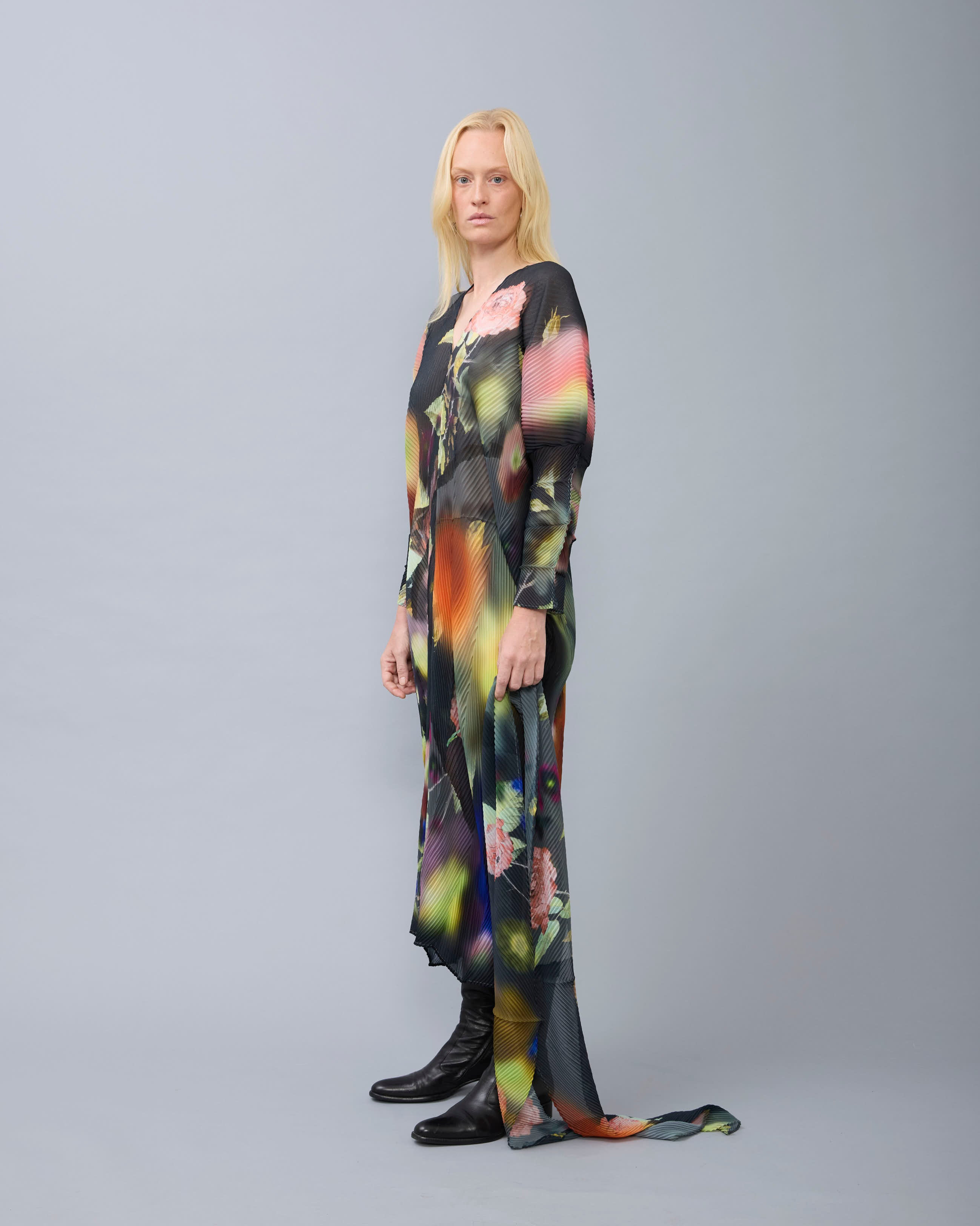 Sue Handpleated Kaftan in Edward