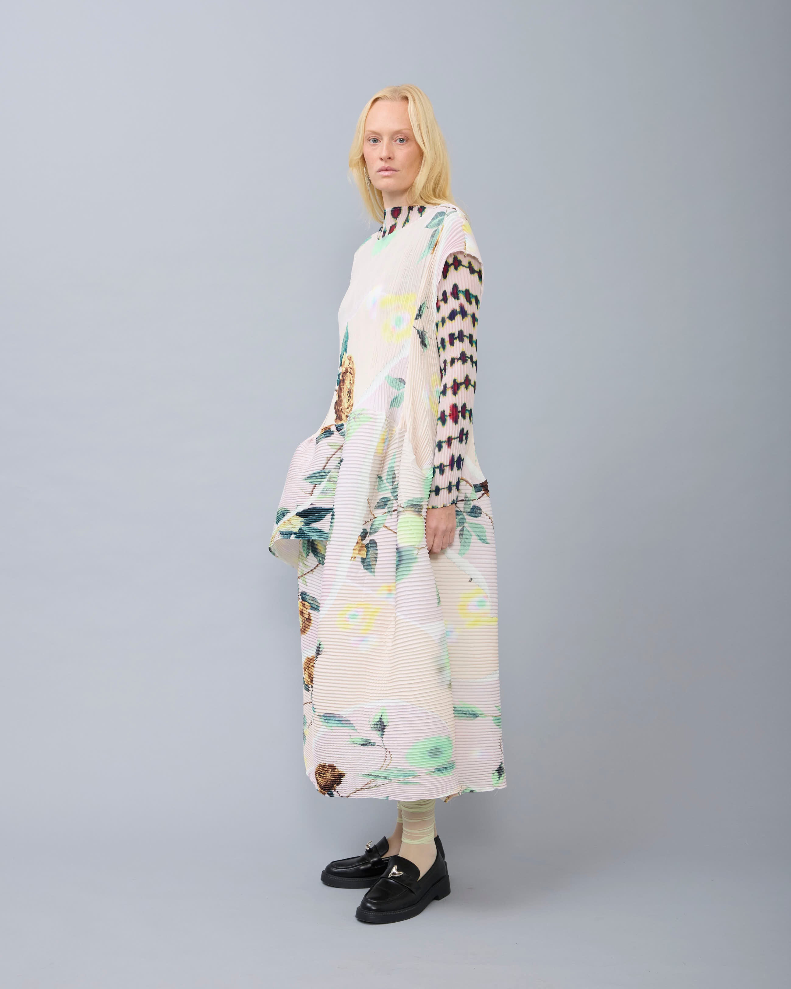 Maya Handpleated Dress in light Edward