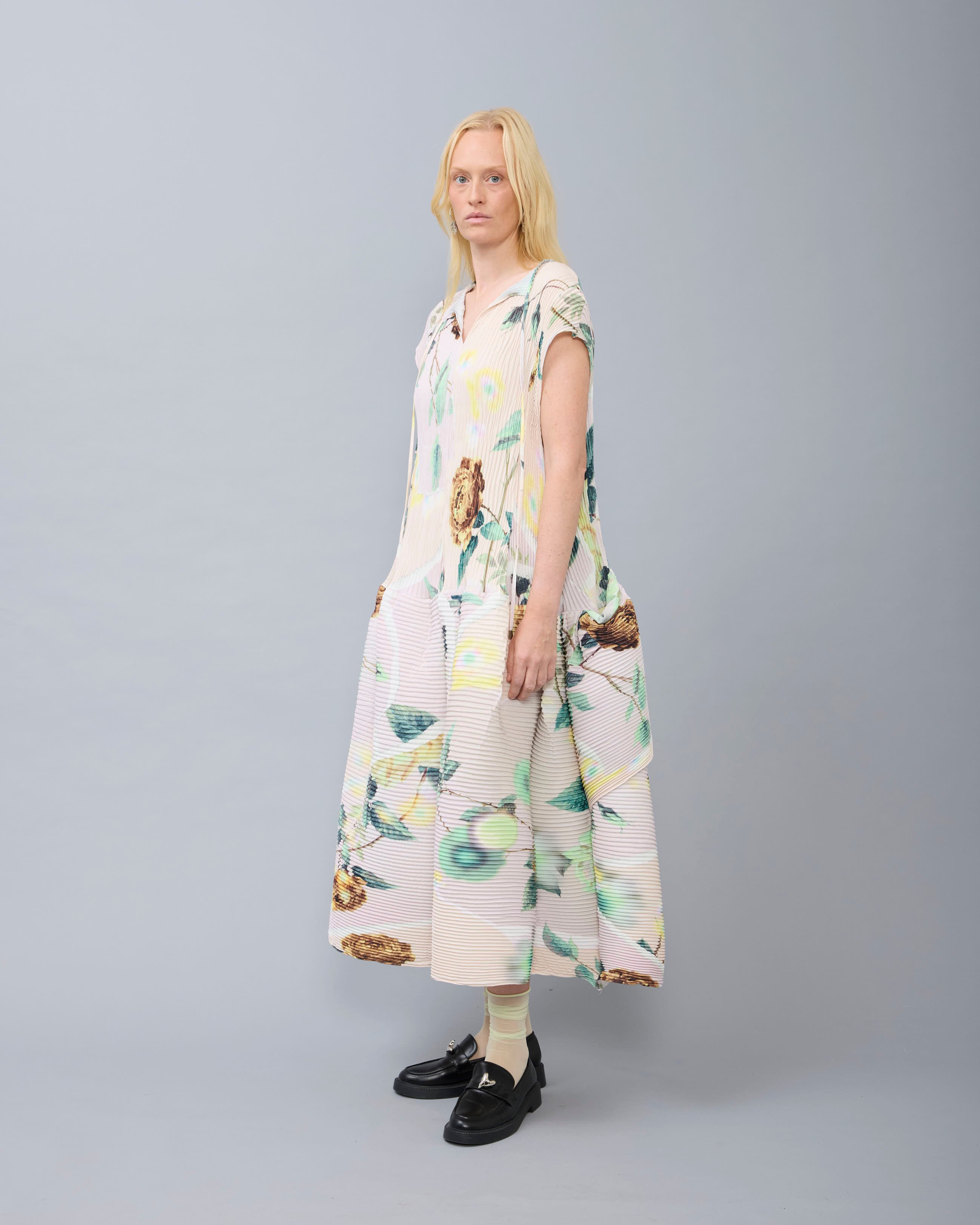 Maya Handpleated Dress in light Edward