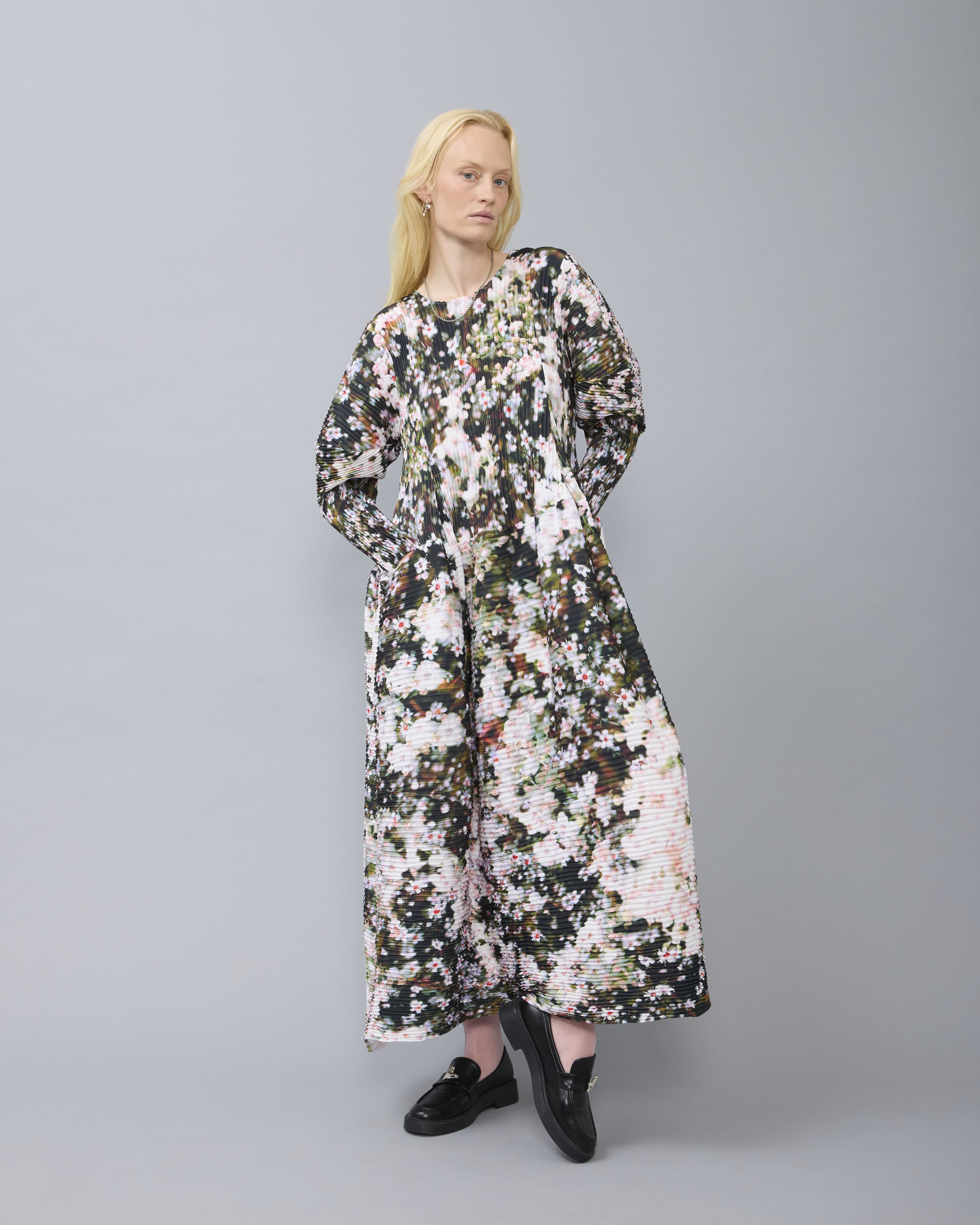 Phoebe Handpleated Dress in Holle