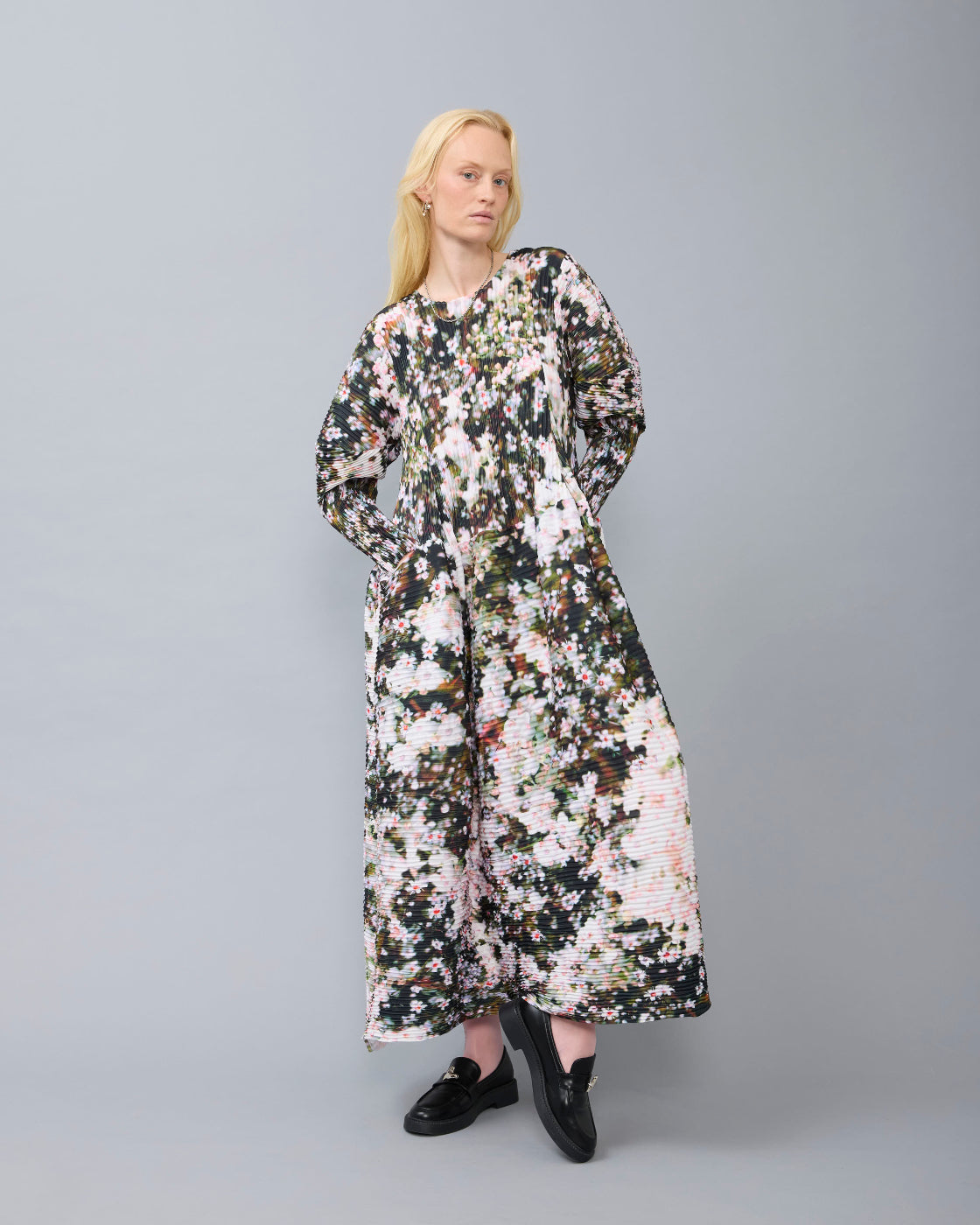 Phoebe Handpleated Dress in Holle