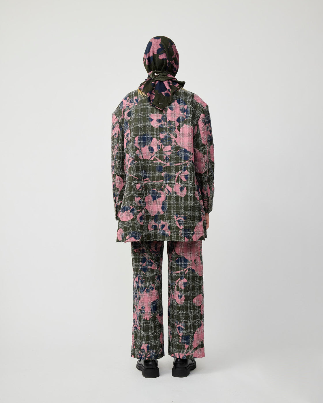 Frida Scarf  in Moss Ingrid