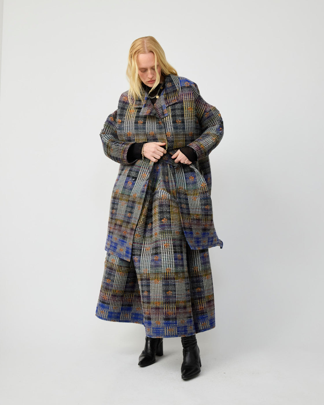 Johan Pleated Tartan Coat in Helge