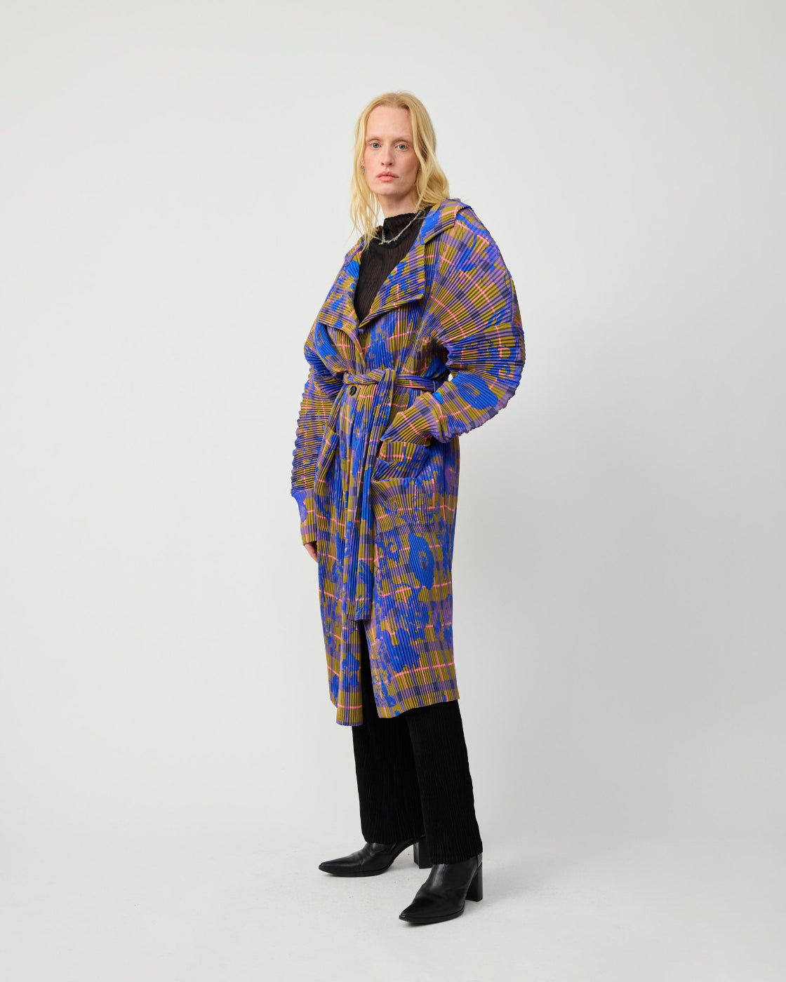 Konrad Pleated Coat in Malik