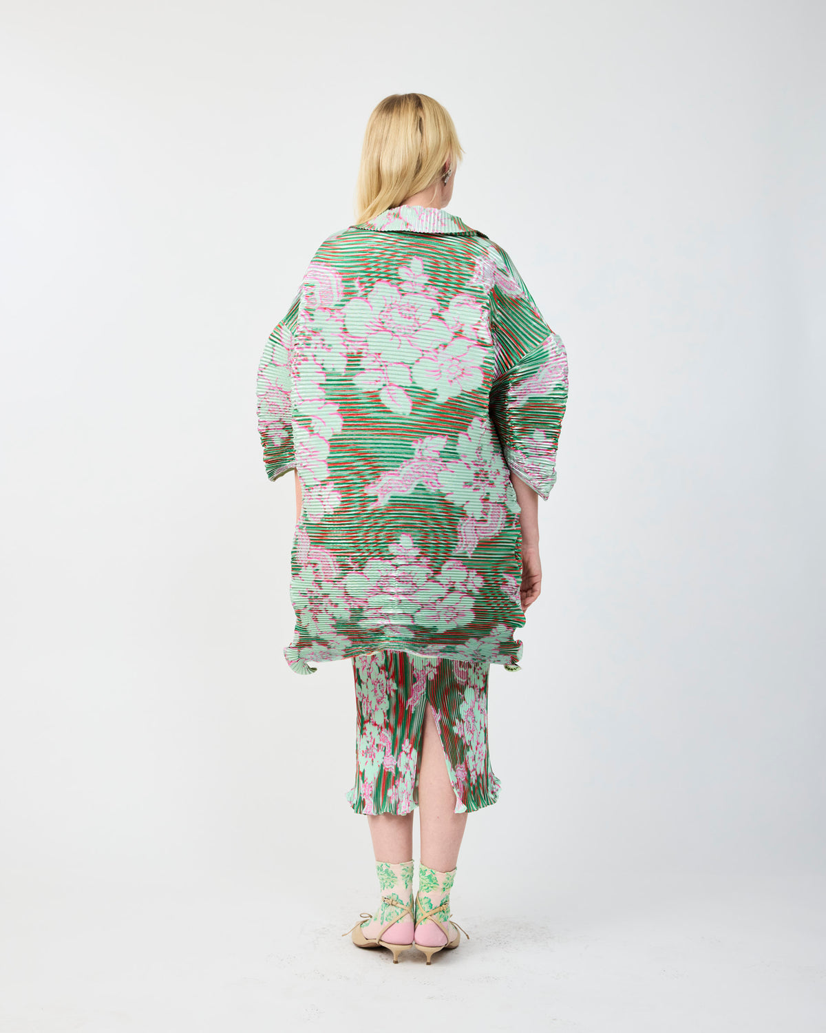 JOHAN PLEATED COAT IN METALLIC LIESE
