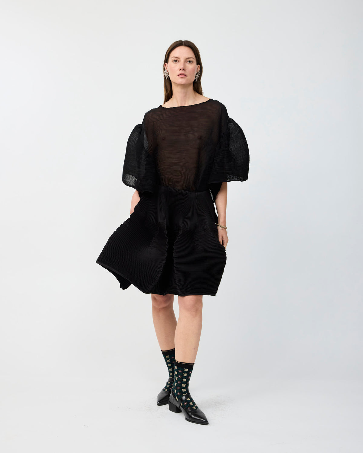 ROBIN HANDPLEATED TOP IN BLACK