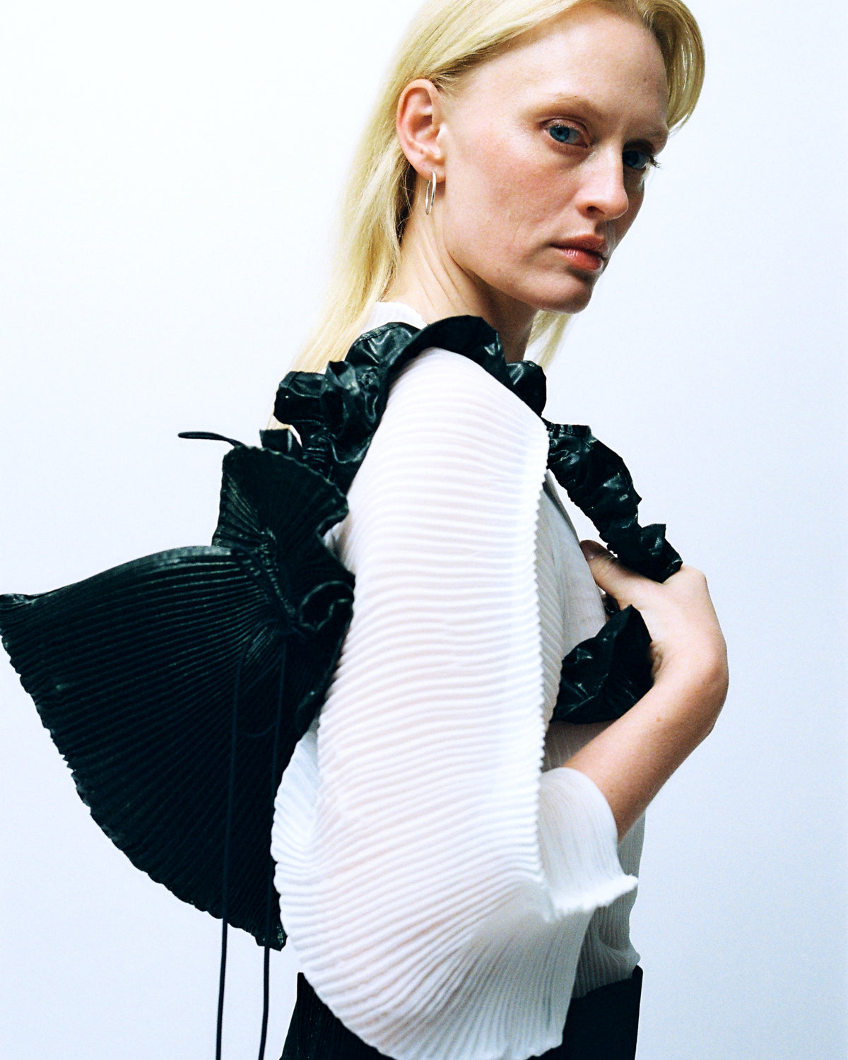 Wanda Pleated Bag in Moss Metalic