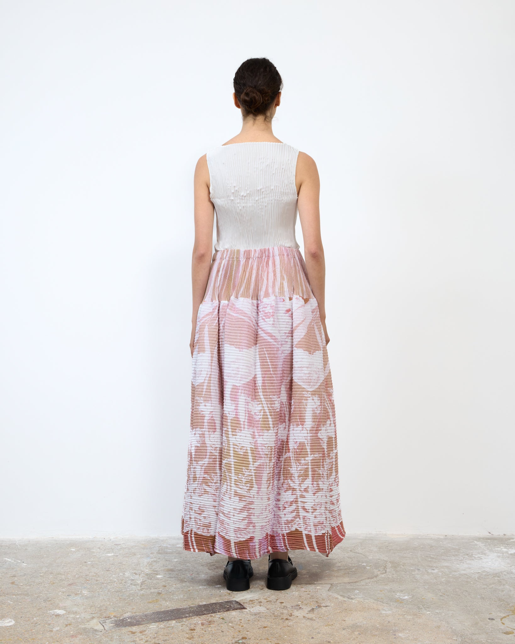 HANDPLEATED KENZA SKIRT IN APO